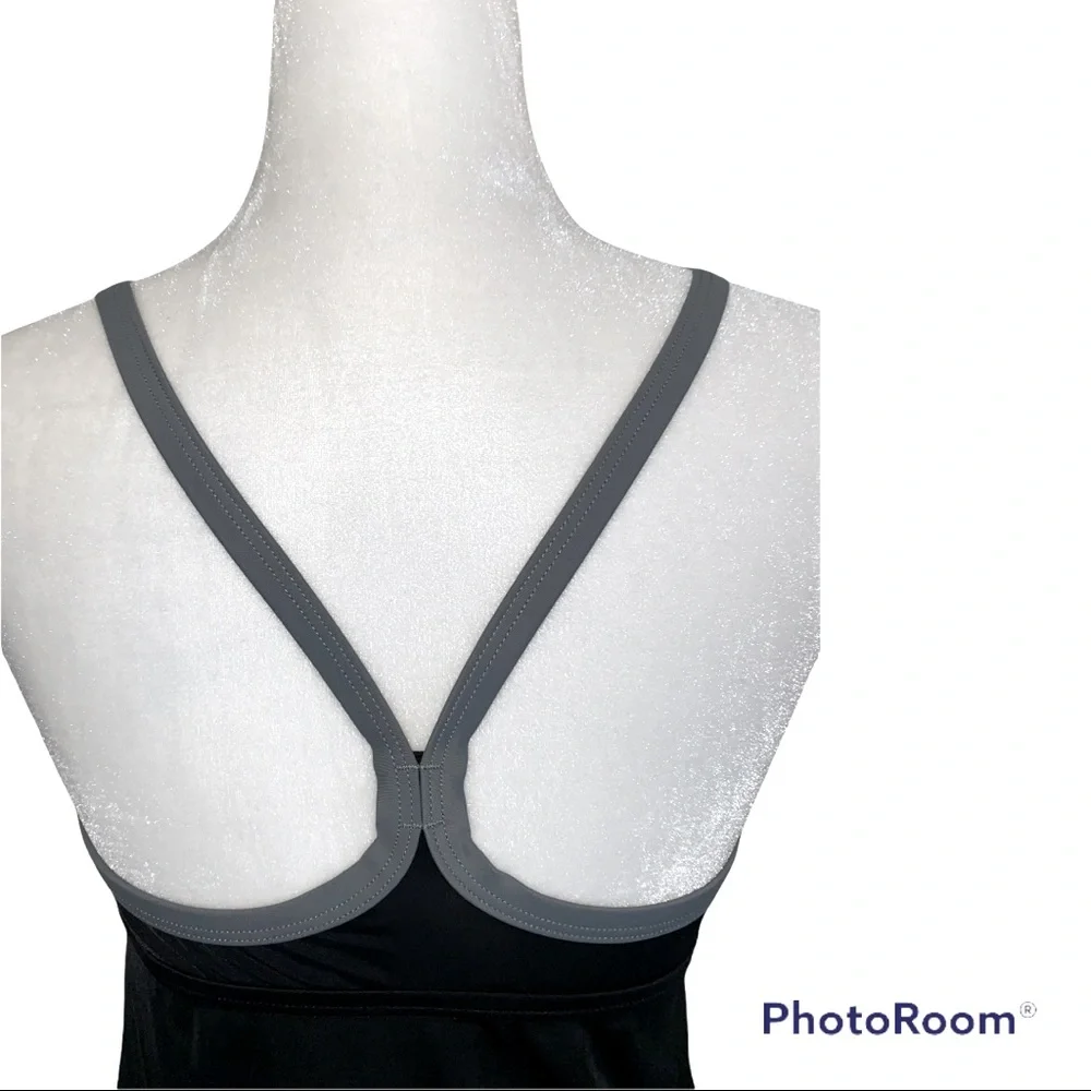 NIKE Sports Bra Tank Top Y Straps Removable Cups Black Gray Size Medium